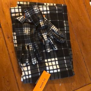 Old Navy- Scarf and gloves set